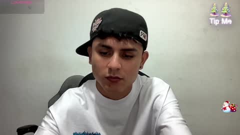 Snapshot of bob_pettersonn chatting on December 3, 11:18 pm Bob INDEPENDENT MODEL online show from December 3, 11:18 pm