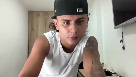 Snapshot of bob_pettersonn chatting on September 30, 4:12 am Bob INDEPENDENT MODEL online show from September 30, 4:12 am