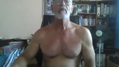 Snapshot of bobbgud chatting on September 21, 8:51 am Bobbgud online show from September 21, 8:51 am