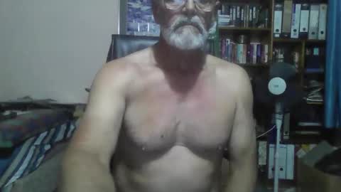 Snapshot of bobbgud chatting on October 9, 5:07 pm Bobbgud online show from October 9, 5:07 pm