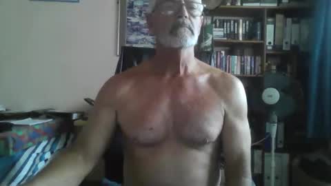 Snapshot of bobbgud chatting on September 12, 12:29 pm Bobbgud online show from September 12, 12:29 pm