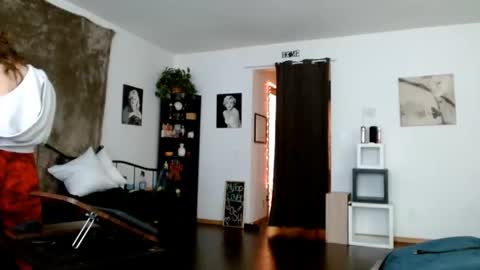 BombshellBaeby online show from December 1, 6:50 pm