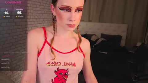 Karen online show from October 26, 7:13 pm