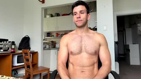 Snapshot of bondi333 chatting on December 4, 9:18 pm Bondi online show from December 4, 9:18 pm