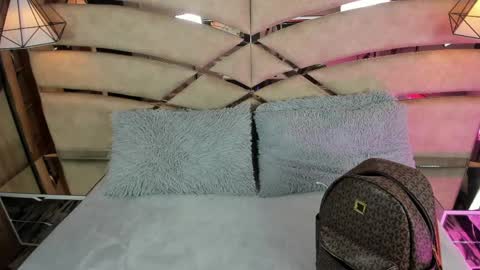 bonet_iris online show from May 29, 11:08 am