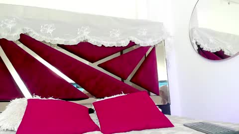   online show from April 9, 4:27 am