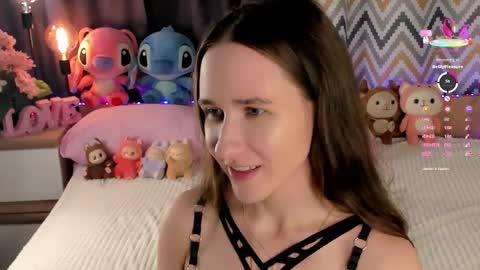 Snapshot of bonniedry chatting on September 24, 1:23 am Emma online show from September 24, 1:23 am