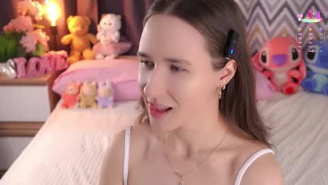 Snapshot of bonniedry chatting on October 10, 1:11 am Emma online show from October 10, 1:11 am
