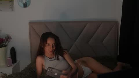 Bonnie  online show from April 19, 7:53 am