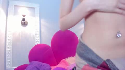 Snapshot of bonniie_22 chatting on October 14, 2:42 pm Bonnie online show from October 14, 2:42 pm