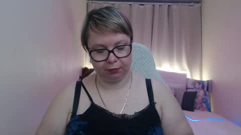 bonnnyboobsy online show from May 26, 7:20 pm