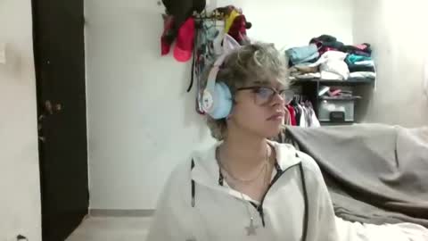 bonny_cum online show from February 3, 7:13 am