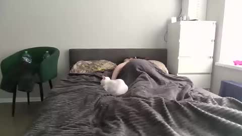 Bonny Kimberly online show from April 19, 1:23 pm