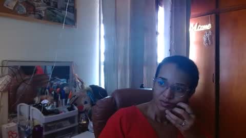 Snapshot of bonvivantb chatting on March 7, 3:39 pm Queen Bon Vivantt online show from March 7, 3:39 pm