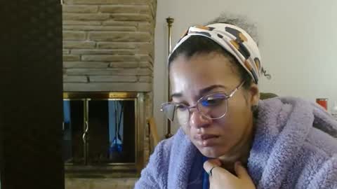 Snapshot of bonvivantb chatting on October 8, 1:28 pm Queen Bon Vivantt online show from October 8, 1:28 pm