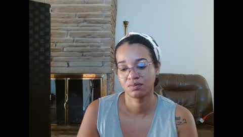 Snapshot of bonvivantb chatting on October 10, 1:50 pm Queen Bon Vivantt online show from October 10, 1:50 pm