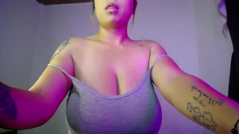 Snapshot of boobs_magic chatting on October 3, 3:59 am KIM online show from October 3, 3:59 am