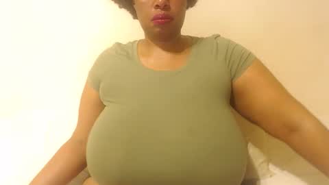 Snapshot of boobyqueen24 chatting on October 6, 6:26 pm boobyqueen online show from October 6, 6:26 pm
