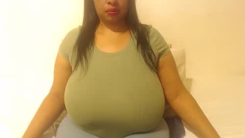 Snapshot of boobyqueen24 chatting on October 18, 6:56 pm boobyqueen online show from October 18, 6:56 pm