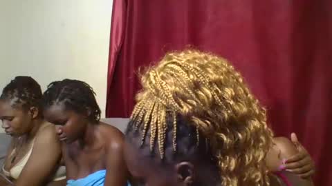 bootie_caramel online show from March 3, 2:26 am