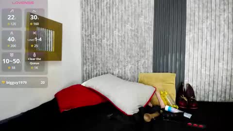   online show from March 26, 8:47 pm