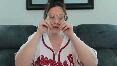 boredbustyhousewife online show from May 19, 3:30 pm
