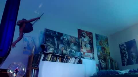 Bottomboo7 online show from March 22, 1:04 pm