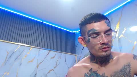 boy_tatto777 online show from September 22, 3:05 pm