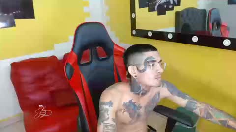 boy_tatto777 online show from September 19, 6:55 pm