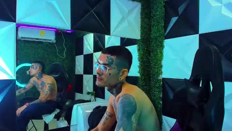 boy_tatto777 online show from September 18, 6:45 pm