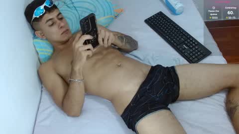 Snapshot of boyg_hots chatting on February 4, 10:45 pm boyg_hots online show from February 4, 10:45 pm