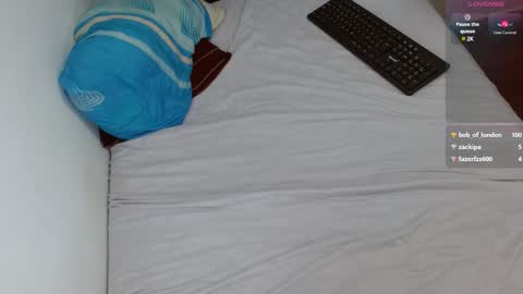 Snapshot of boyg_hots chatting on January 16, 12:23 am boyg_hots online show from January 16, 12:23 am