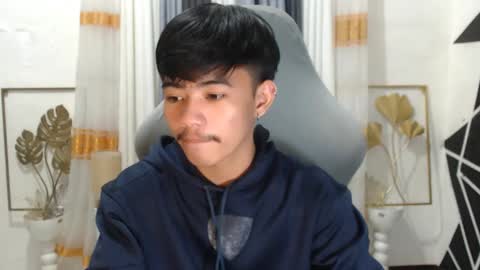 HI IM JAMES DONT FORGET GIVE ME THUMBS UP AND JOIN TO MY FANCLUB online show from December 6, 7:15 am