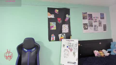 boys4hot_777 online show from May 18, 1:17 pm