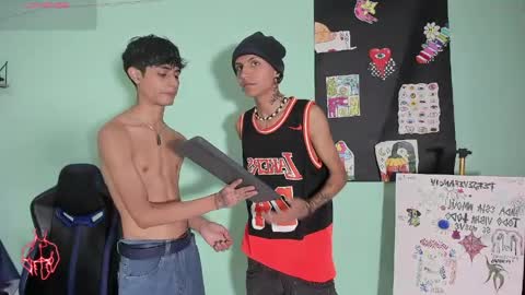 boys4hot_777 online show from May 11, 7:11 pm