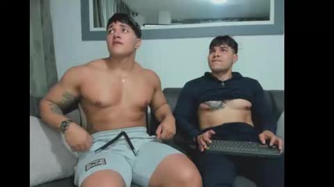 boys_blackandwhite online show from January 21, 12:57 am