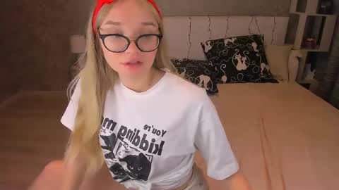 Snapshot of boysloveblondee chatting on January 22, 11:32 pm BoysLoveBlondee online show from January 22, 11:32 pm