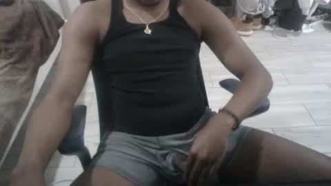 bquen400 online show from February 12, 8:23 pm