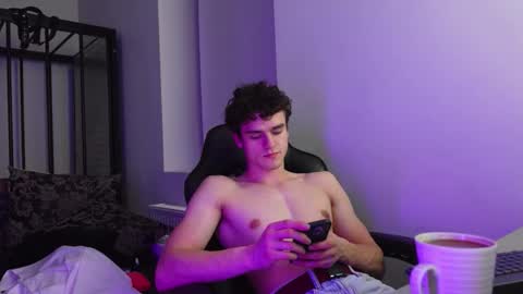 BRAD HOLLOWAY online show from November 13, 7:16 pm