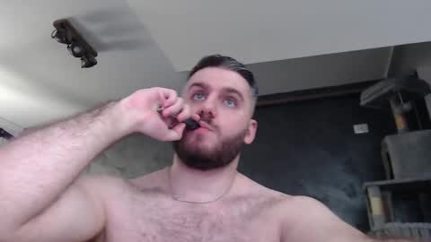 Snapshot of brad_pittfall chatting on March 3, 11:35 pm ask me online show from March 3, 11:35 pm