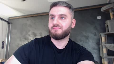 Snapshot of brad_pittfall chatting on January 29, 9:39 pm ask me online show from January 29, 9:39 pm