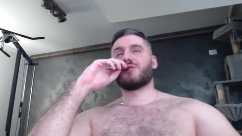 Snapshot of brad_pittfall chatting on March 5, 11:38 pm ask me online show from March 5, 11:38 pm