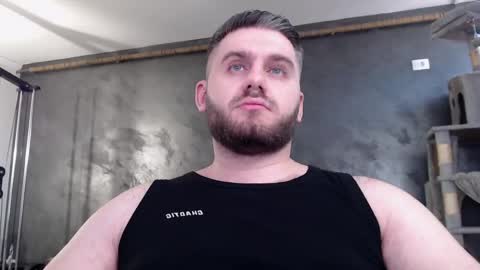 Snapshot of brad_pittfall chatting on February 13, 12:00 pm ask me online show from February 13, 12:00 pm