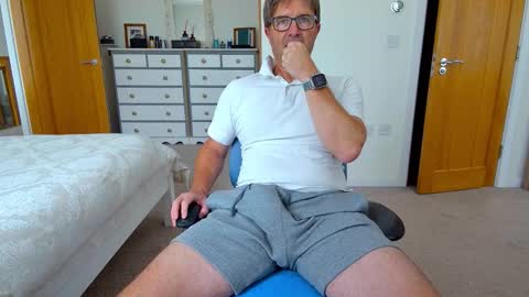 Snapshot of bradley77777 chatting on September 18, 11:03 am bradley77777 online show from September 18, 11:03 am