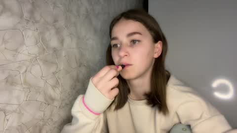 Kate online show from April 5, 6:38 pm