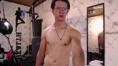 Snapshot of brandon_starkk chatting on October 30, 12:39 pm brandon_starkk online show from October 30, 12:39 pm