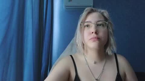 Belle  online show from March 14, 4:05 am