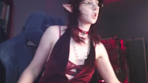 Snapshot of brandy_queen chatting on December 11, 5:25 pm Aurorabut ur dad just calls me Rory online show from December 11, 5:25 pm