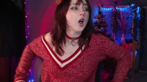Snapshot of brandy_queen chatting on December 18, 8:03 pm Aurorabut ur dad just calls me Rory online show from December 18, 8:03 pm