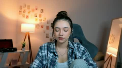 Rachel online show from April 21, 7:32 pm